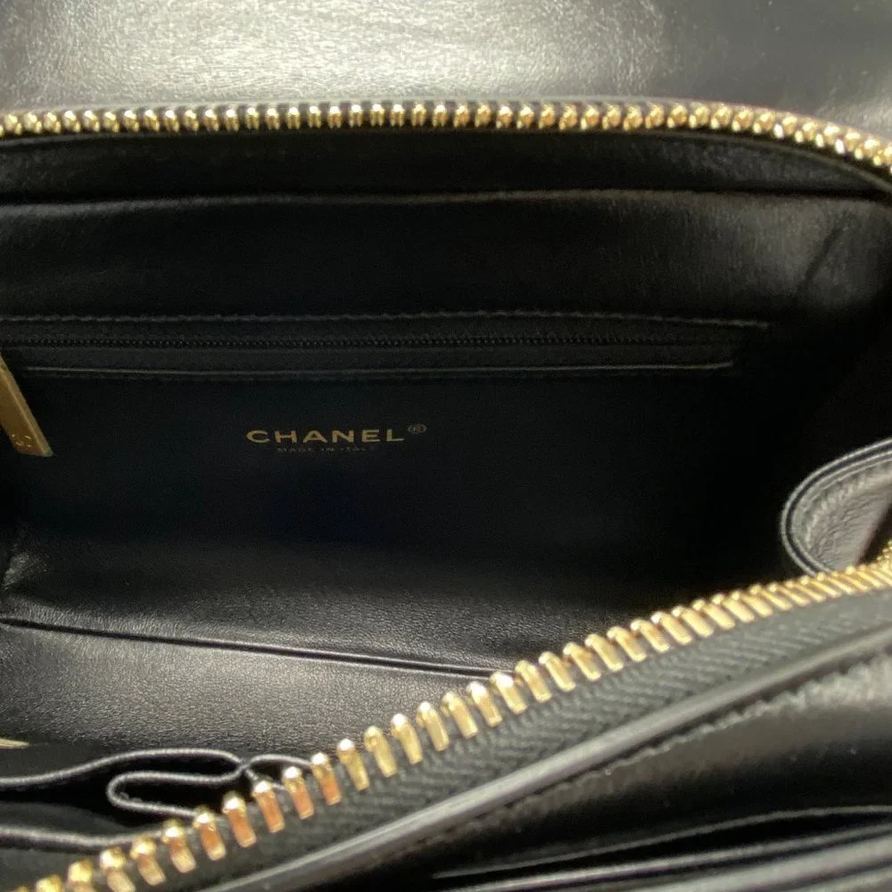 Chanel Black Medal Envelope Flap Bag Chevron Calfskin - Picture 10 of 12